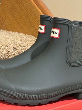 Hunter Chelsea Short Rain Boots ARMY HUNTR GREEN SZ 7 womens